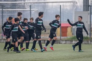Il Montanaso festeggia il secondo gol di Amoruso