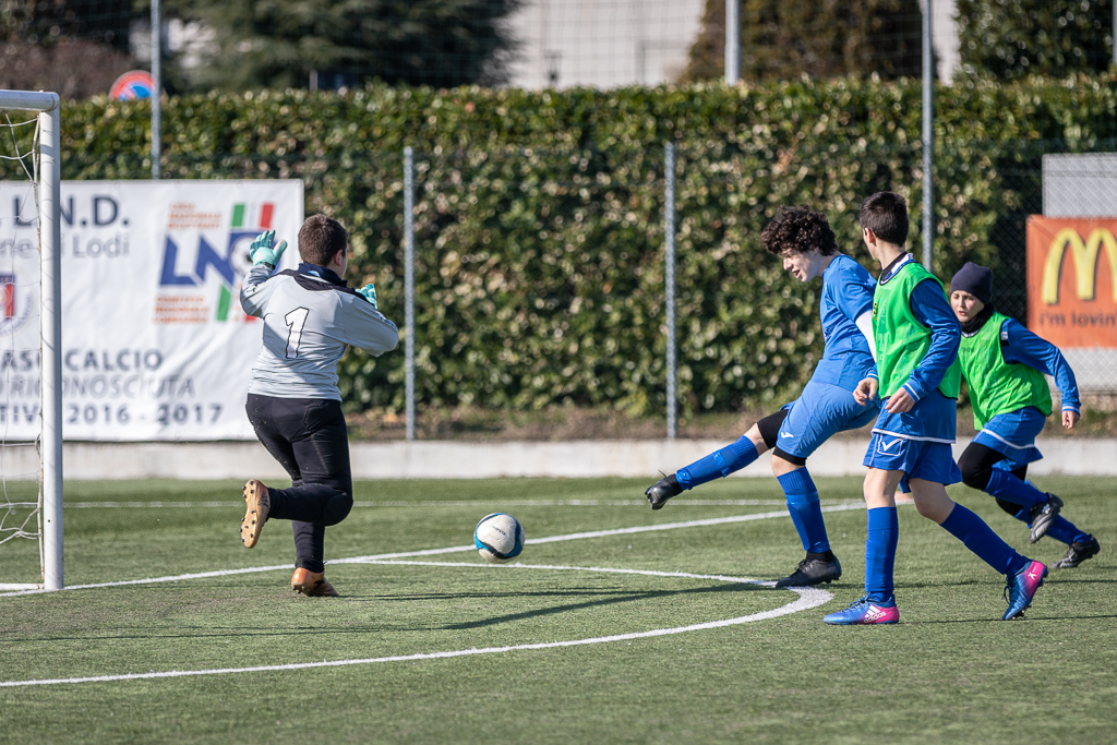 L'Azzurra si porta in vantaggio sulla Chignolese.