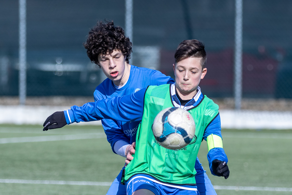 Divise pressoché identiche per Azzurra e Chignolese.