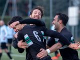Carabelli e Quazzoli festeggiano il gol del 3-0 con Zambelli.