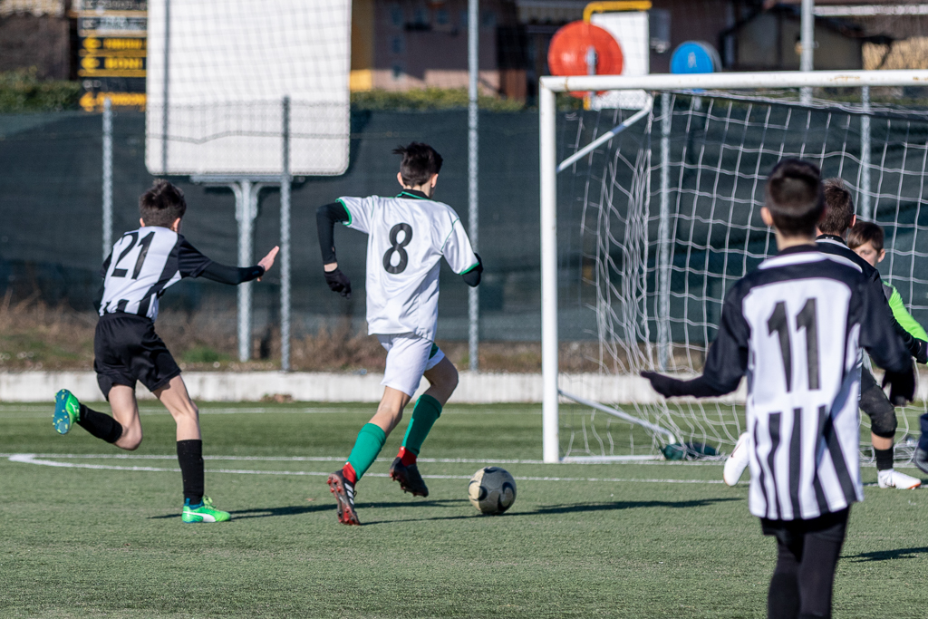 Andrea si mangia un gol all'avvio della ripresa.