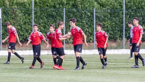I Giovanissimi festeggiano dopo il gol