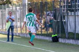 Garati festeggia dopo il gol alla Settalese